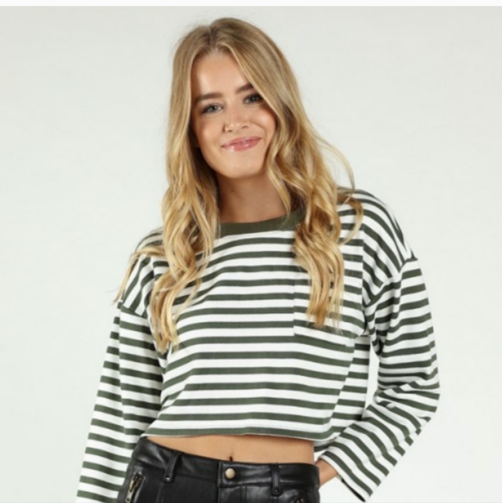 WILD HONEY CROP SWEATSHIRT. ARMY/BEIGE L